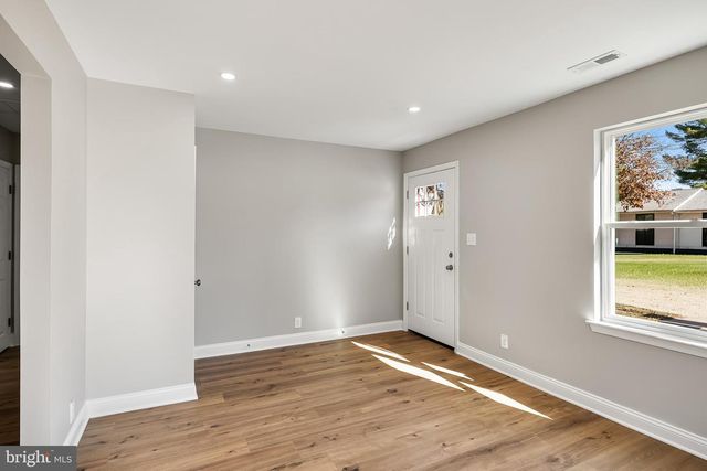 104 W PARK AVE, Lindenwold, NJ 08021