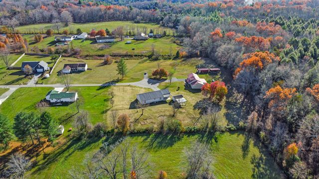 250 Skyline Dr, Jamestown, TN 38556