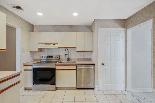 15 Edwin Avenue, Patchogue, NY 11772