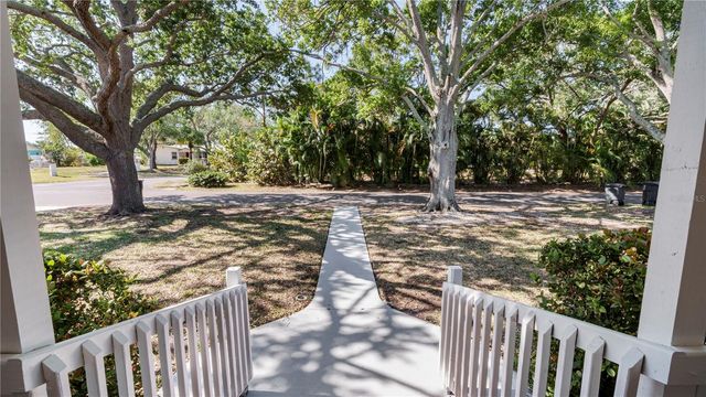 4725 DEL RIO WAY S, Gulfport, FL 33711