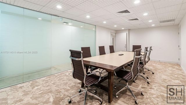 820 W 41 St 401, Miami Beach, FL 33140