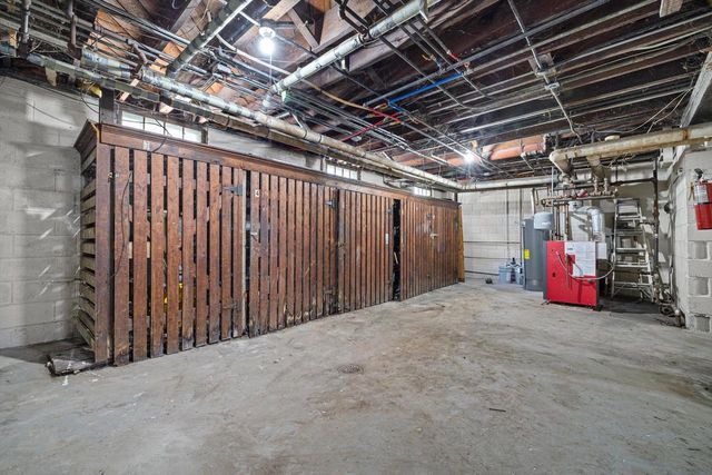 2016 Kinzie AVENUE, Racine, WI 53405