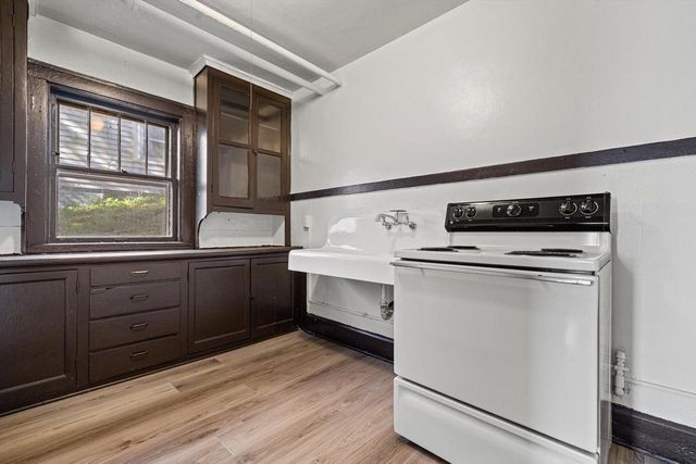 2016 Kinzie AVENUE, Racine, WI 53405