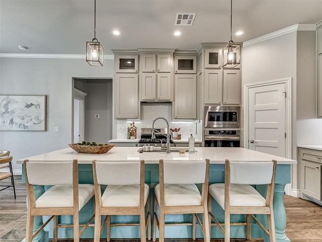 4805 Hambletonian Lane, Mustang, OK 73064