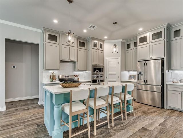 4805 Hambletonian Lane, Mustang, OK 73064
