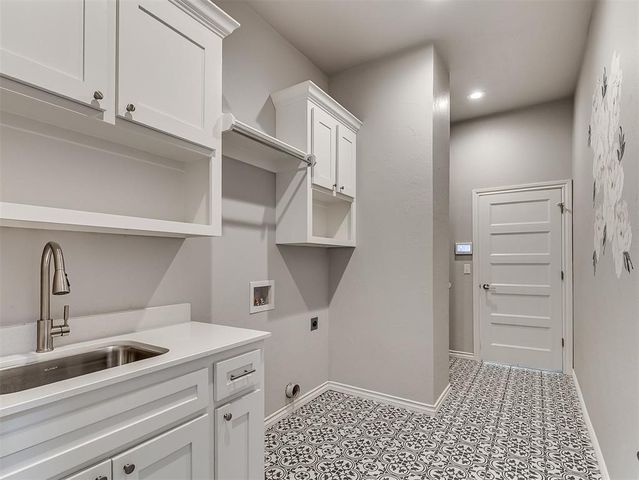 4805 Hambletonian Lane, Mustang, OK 73064