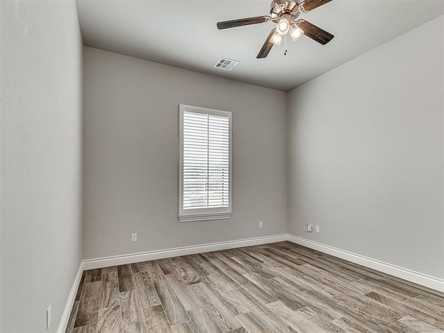 4805 Hambletonian Lane, Mustang, OK 73064