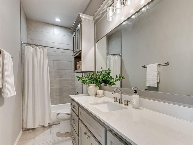 4805 Hambletonian Lane, Mustang, OK 73064