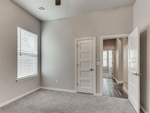 4805 Hambletonian Lane, Mustang, OK 73064