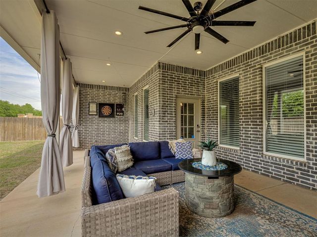 4805 Hambletonian Lane, Mustang, OK 73064