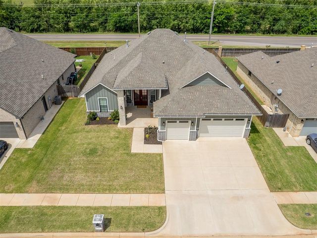 4805 Hambletonian Lane, Mustang, OK 73064