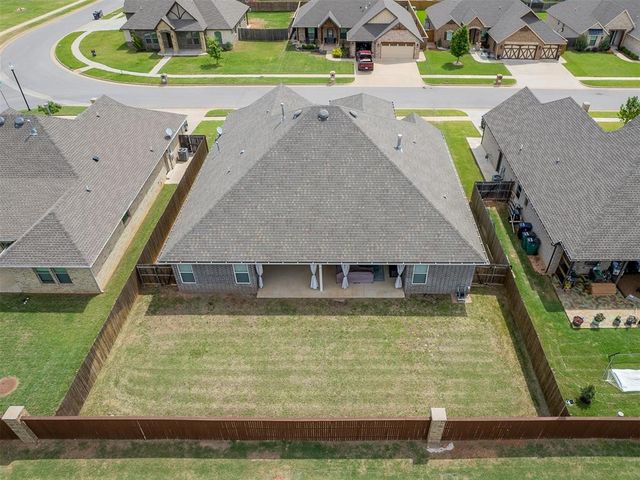4805 Hambletonian Lane, Mustang, OK 73064