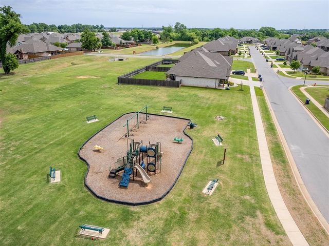 4805 Hambletonian Lane, Mustang, OK 73064