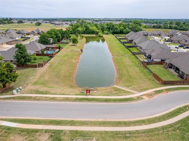4805 Hambletonian Lane, Mustang, OK 73064