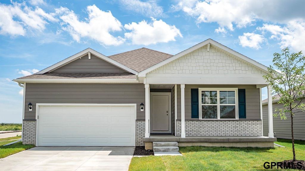 8355 S 176th Avenue, Omaha, NE 68137