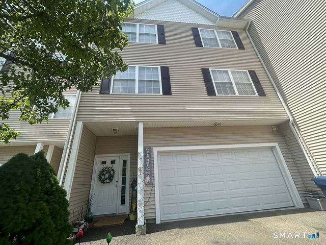 2720 State Street 15, Hamden, CT 06517