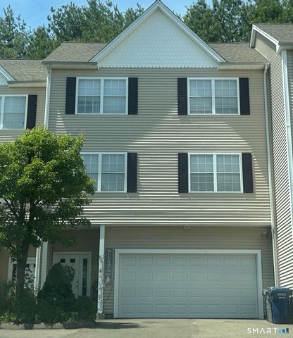 2720 State Street 15, Hamden, CT 06517