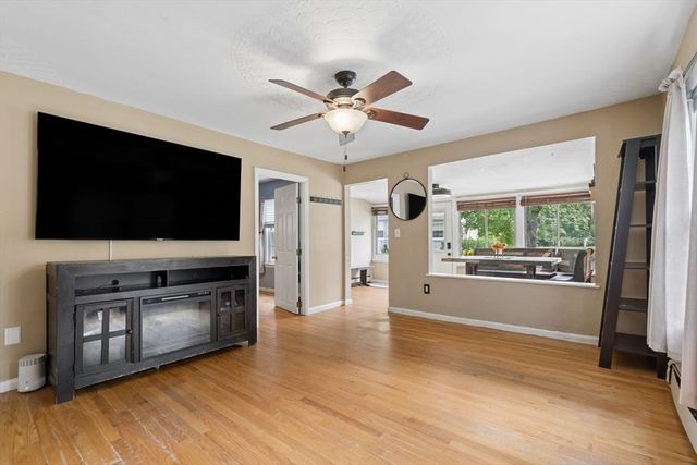 70 Mirror Lake Ave 70, Norfolk, MA 02056
