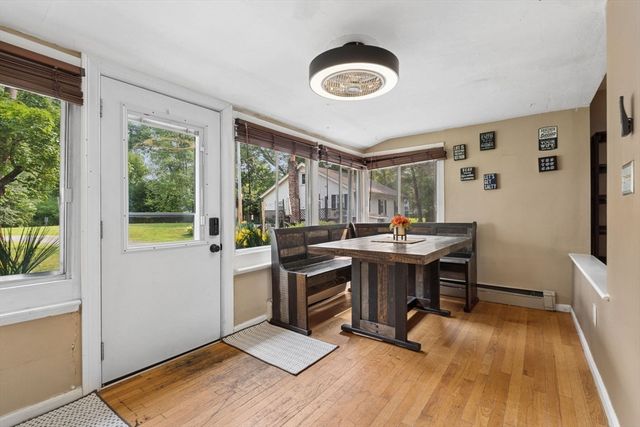 70 Mirror Lake Ave 70, Norfolk, MA 02056