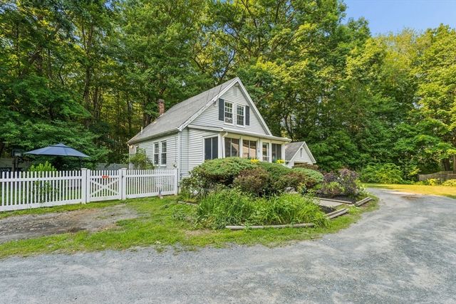 70 Mirror Lake Ave 70, Norfolk, MA 02056