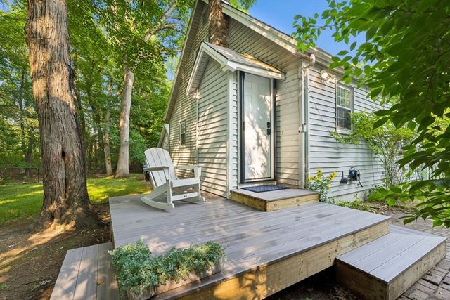 70 Mirror Lake Ave 70, Norfolk, MA 02056
