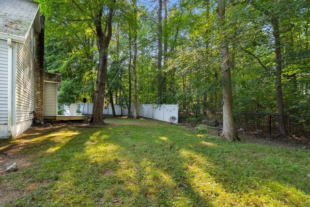 70 Mirror Lake Ave 70, Norfolk, MA 02056