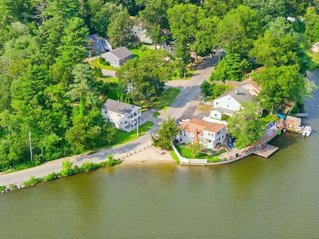 70 Mirror Lake Ave 70, Norfolk, MA 02056