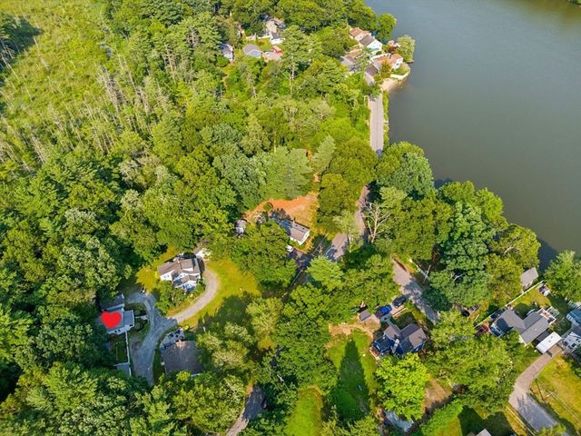 70 Mirror Lake Ave 70, Norfolk, MA 02056