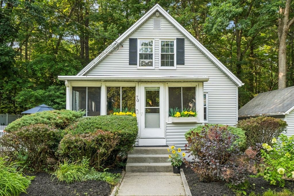 70 Mirror Lake Ave 70, Norfolk, MA 02056