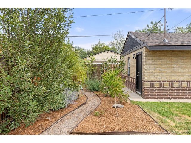 2628 N Josephine St, Denver, CO 80205