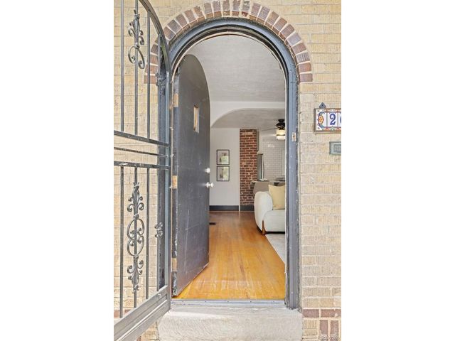 2628 N Josephine St, Denver, CO 80205