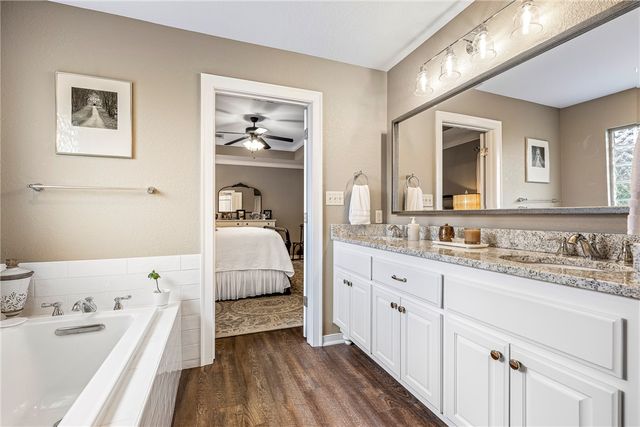 3900 W Mountain View Drive, Fayetteville, AR 72704