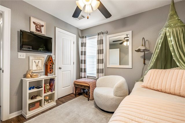 3900 W Mountain View Drive, Fayetteville, AR 72704