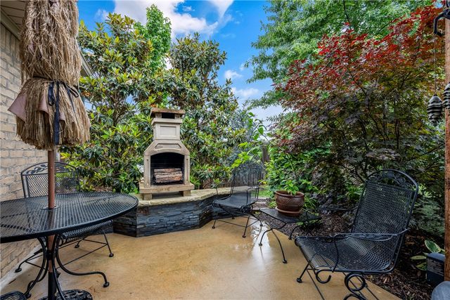 3900 W Mountain View Drive, Fayetteville, AR 72704