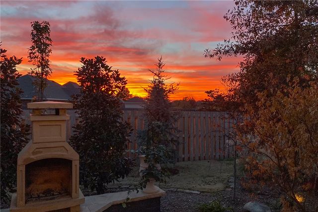 3900 W Mountain View Drive, Fayetteville, AR 72704
