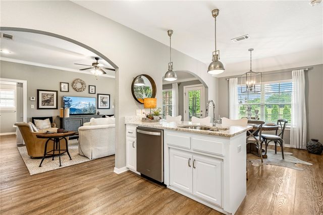 3900 W Mountain View Drive, Fayetteville, AR 72704