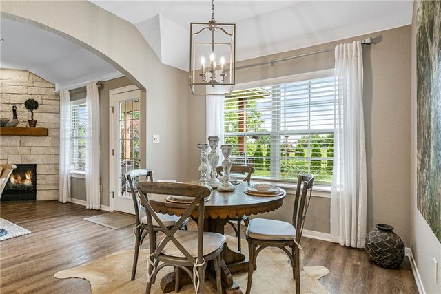 3900 W Mountain View Drive, Fayetteville, AR 72704
