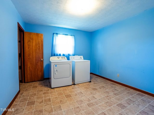 156 Pyne Hills Drive, Rogersville, TN 37857