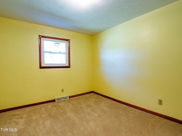 156 Pyne Hills Drive, Rogersville, TN 37857