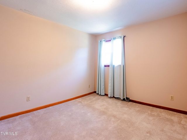 156 Pyne Hills Drive, Rogersville, TN 37857