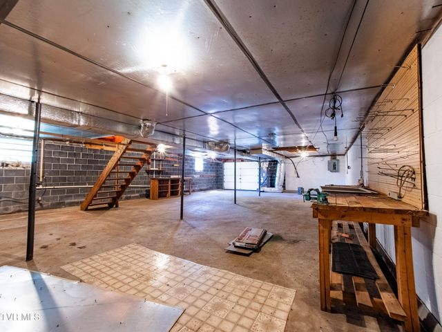 156 Pyne Hills Drive, Rogersville, TN 37857