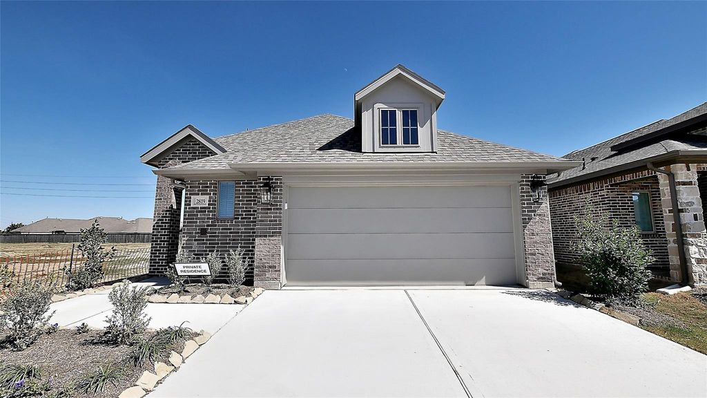 2819 Orange Leaf Drive, Fulshear, TX 77423