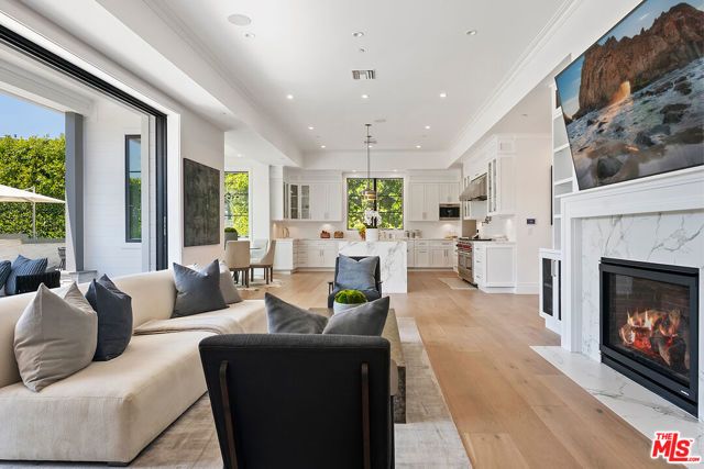 1545 Amalfi Drive, Pacific Palisades (los Angeles), CA 90272