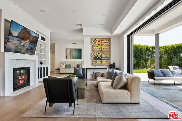 1545 Amalfi Drive, Pacific Palisades (los Angeles), CA 90272