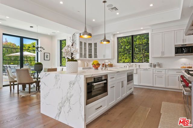 1545 Amalfi Drive, Pacific Palisades (los Angeles), CA 90272