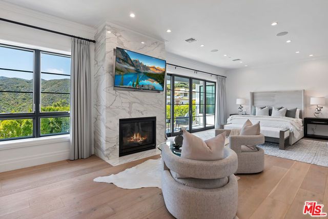 1545 Amalfi Drive, Pacific Palisades (los Angeles), CA 90272