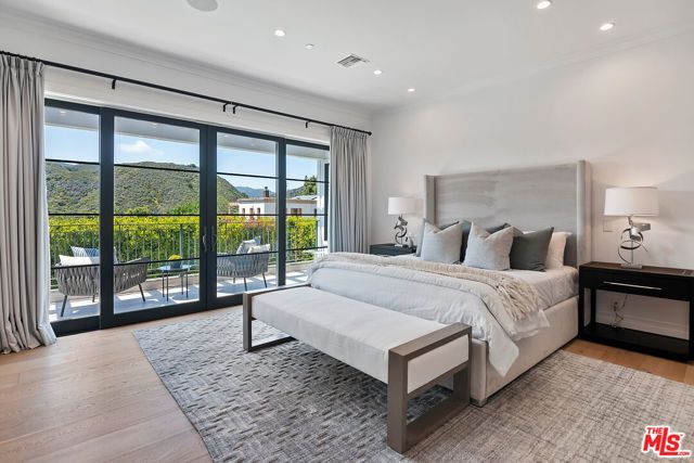 1545 Amalfi Drive, Pacific Palisades (los Angeles), CA 90272