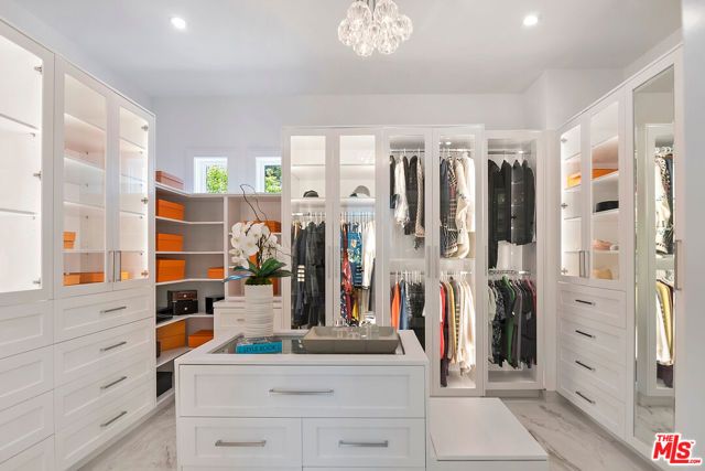 1545 Amalfi Drive, Pacific Palisades (los Angeles), CA 90272