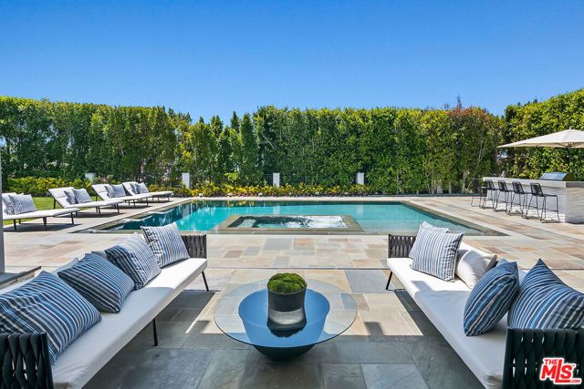 1545 Amalfi Drive, Pacific Palisades (los Angeles), CA 90272