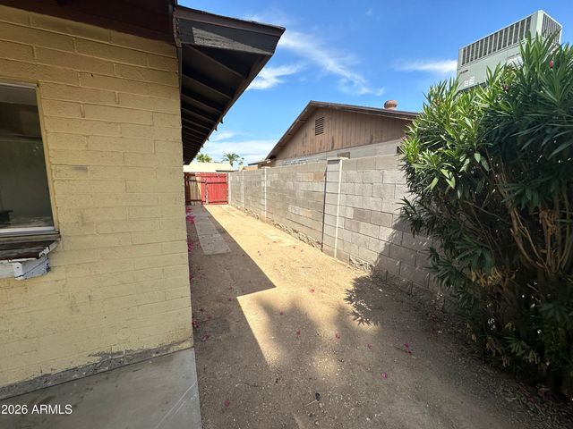 5201 W IRONWOOD Drive, Glendale, AZ 85302